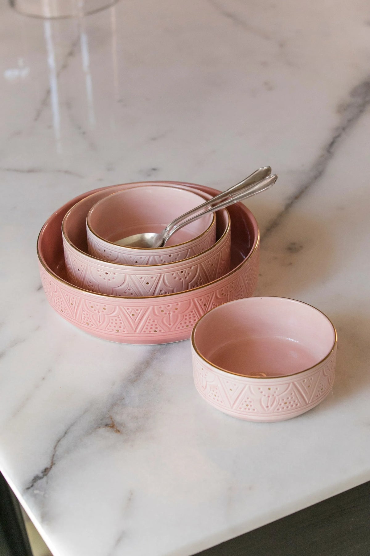 PLATS DE SERVICE DROITS · blush · Empreinte · PLATS ET PLATEAUX