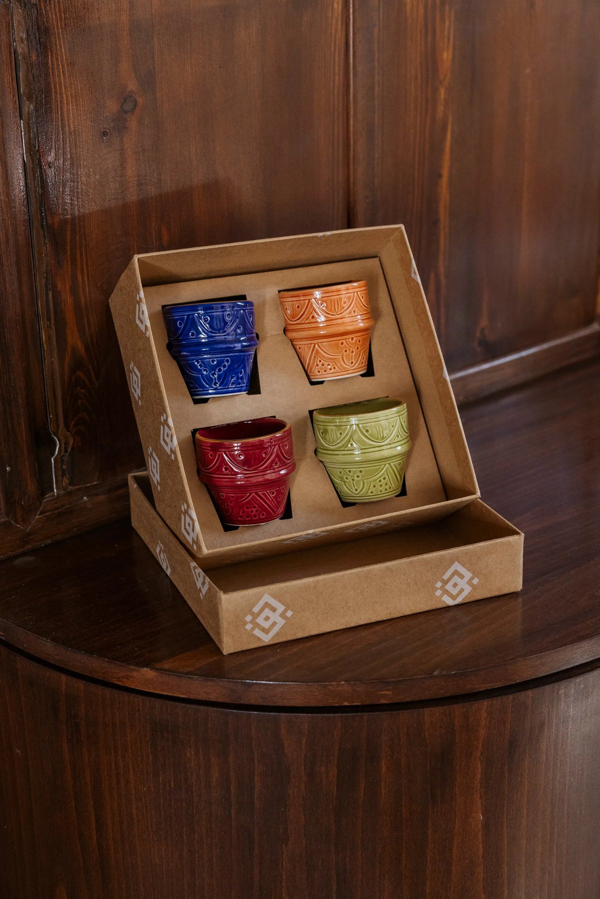 COFFRET CADEAU · coffret cadeau petites tasses empreinte colorees