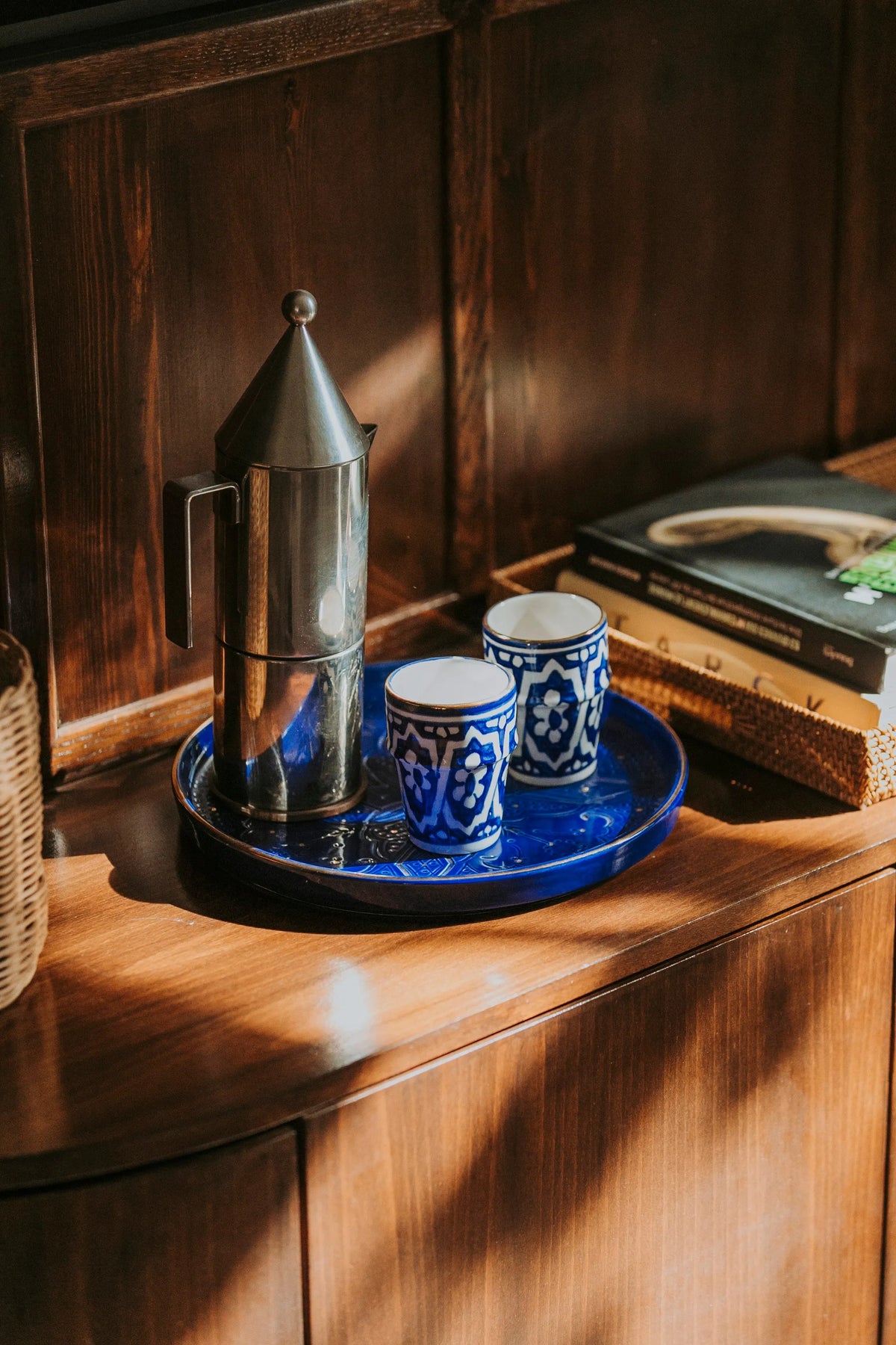 PLATEAUX RONDS · bleu majorelle · Empreinte · PLATS ET PLATEAUX