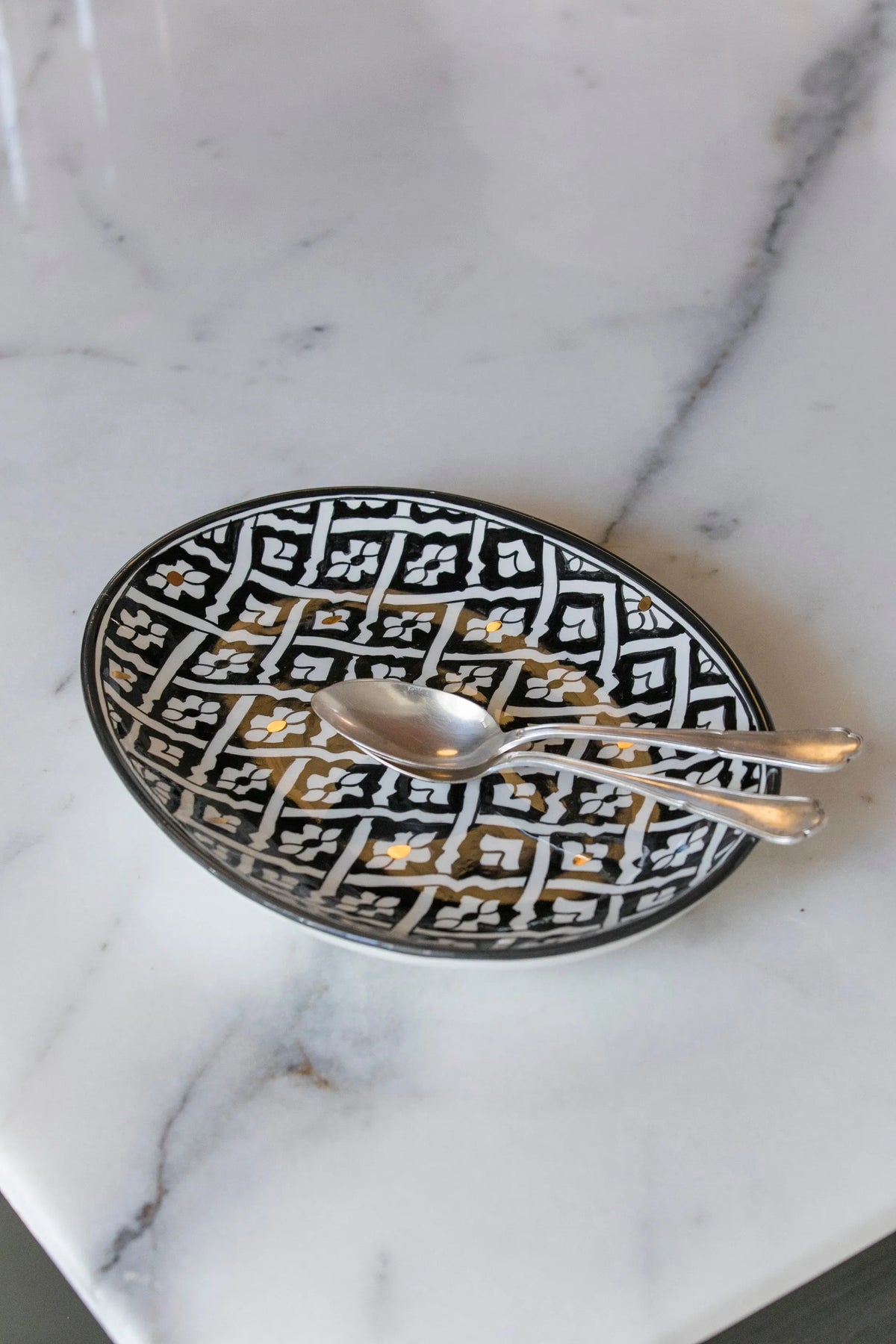 PLATEAU OVAL LARGE · Fassia · FASSIA GOLD · Noir