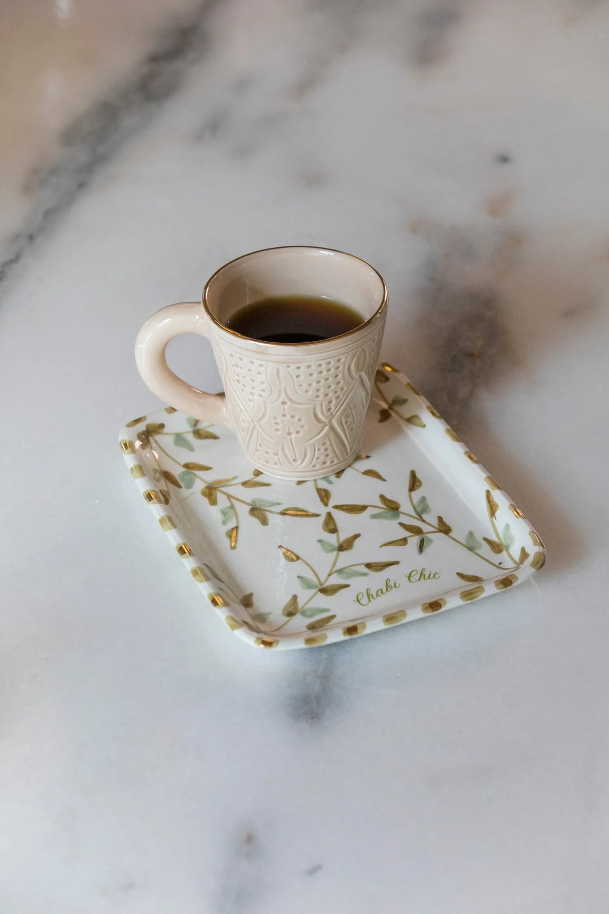 PETIT PLATEAU · Feuilles · NOUVEAUTES · PLATS ET PLATEAUX