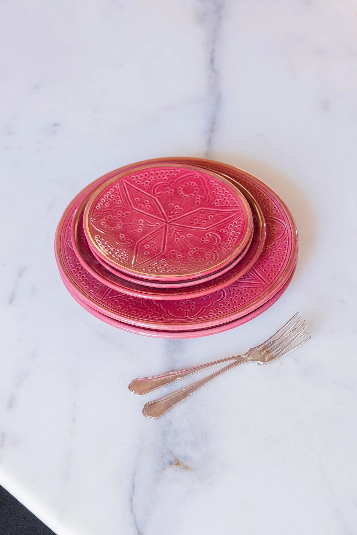 ASSIETTES PLATES · AUBERGINE · EMPREINTE