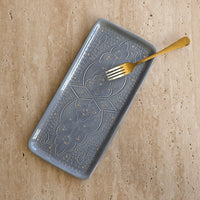 PLATEAU LONG RECTANGLE · bleu stone · Empreinte · PLATS ET PLATEAUX
