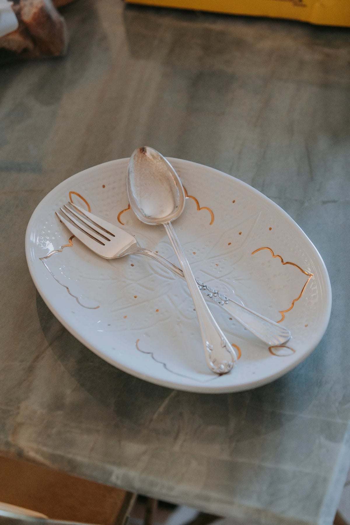 PLAT OVAL LARGE · BLANC · Empreinte · PLATS ET PLATEAUX
