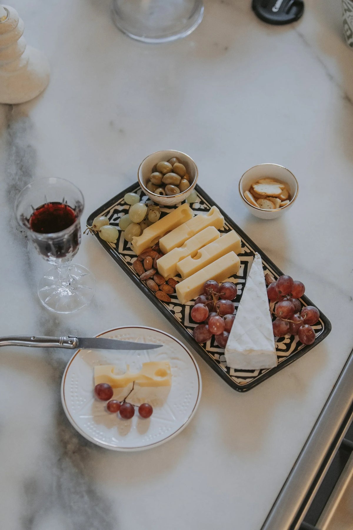 PLATEAU LONG RECTANGLE · Fassia · NOIR · PLATS ET PLATEAUX